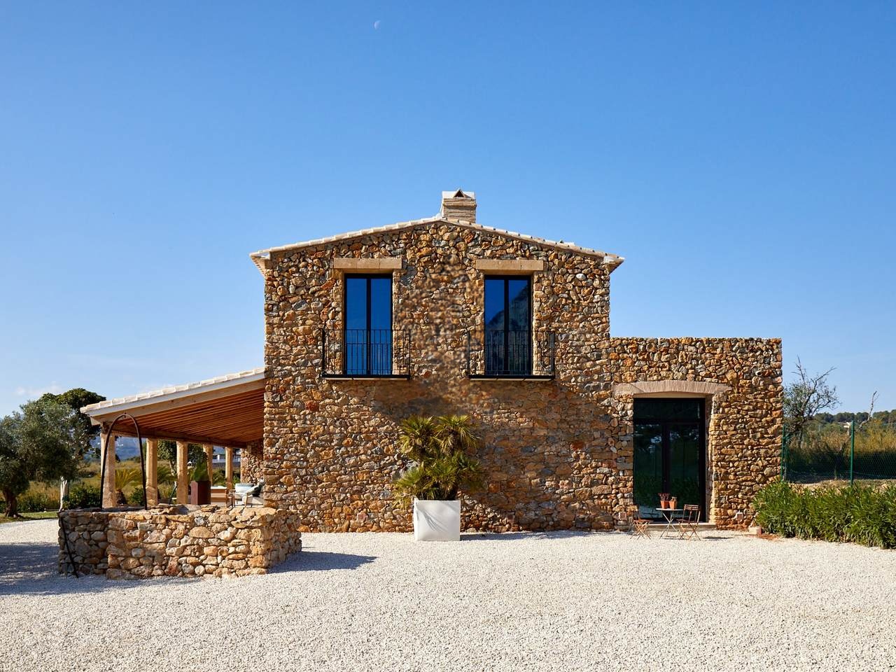 Mediterranean estate at the foot of Montgó mountain