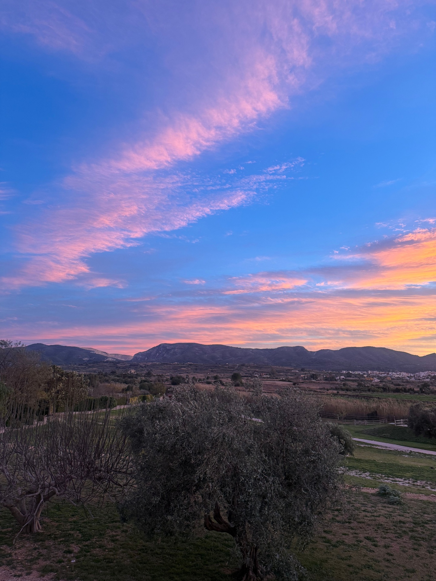 Valley sunset over the Jesús Pobre landscape